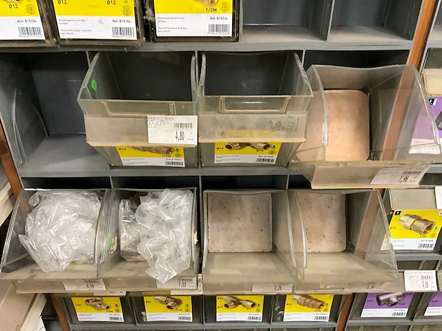 Partij koppelstukken en bevestigingsmaterialen - afbeelding 53 van  54