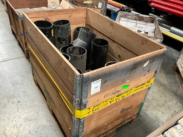 Partij koppelstukken pvc - afbeelding 2 van  3