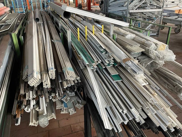 Partij kozijnprofielen - afbeelding 1 van  8