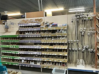 Partij kraanwerk en installatietoebehoren - afbeelding 1 van  25