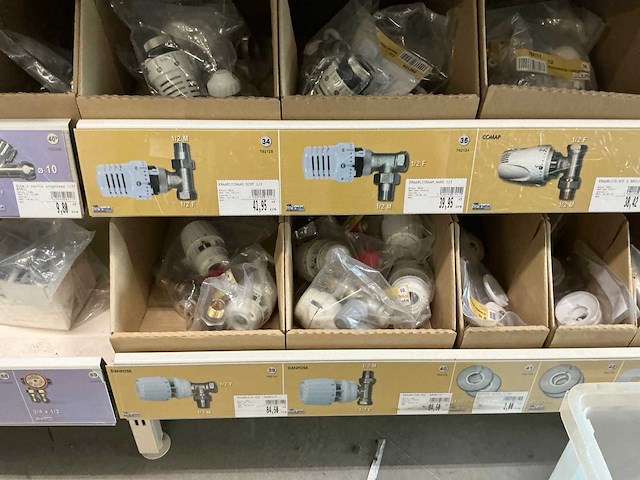 Partij kraanwerk en installatietoebehoren - afbeelding 14 van  25
