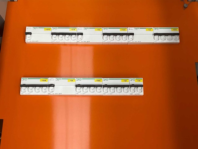 Partij krachtstroom materiaal 400v – kabels, verdeelkasten en stekkers - afbeelding 16 van  20