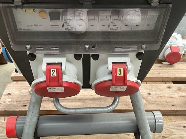 Partij krachtstroom materiaal 400v – kabels, verdeelkasten en stekkers - afbeelding 2 van  18