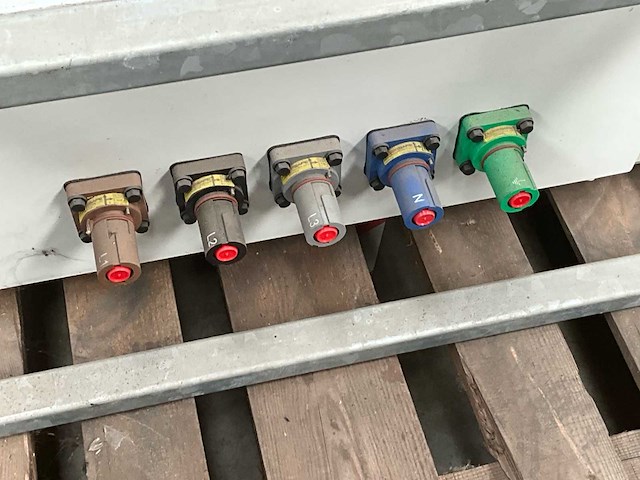 Partij krachtstroom materiaal 400v – kabels, verdeelkasten en stekkers - afbeelding 11 van  18