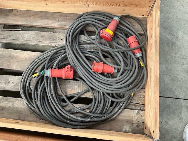 Partij krachtstroom materiaal 400v – kabels, verdeelkasten en stekkers - afbeelding 14 van  18