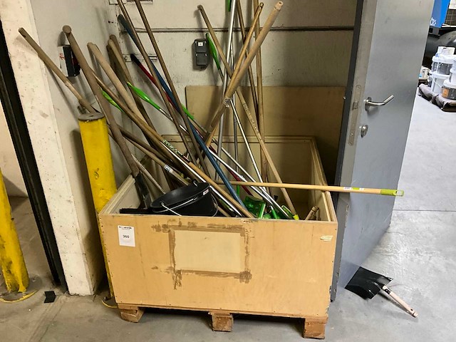 Partij kuismateriaal - afbeelding 1 van  2