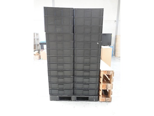 Partij kunstof stapelbakken - afbeelding 2 van  4