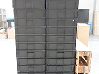 Partij kunstof stapelbakken - afbeelding 2 van  4