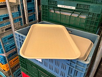 Partij kunststof dienbladen - afbeelding 1 van  2