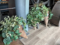 Partij kunststof hangplanten