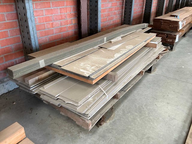 Partij kunststof latten en platen - afbeelding 2 van  5