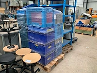 Partij kunststof magazijnbakken - afbeelding 1 van  5