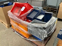 Partij kunststof magazijnbakken - afbeelding 2 van  3