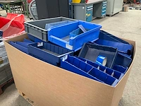 Partij kunststof magazijnbakken - afbeelding 3 van  3