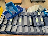 Partij kunststof magazijnbakken - afbeelding 2 van  4