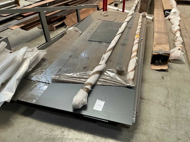 Partij kunststof plaatrestanten - afbeelding 1 van  4