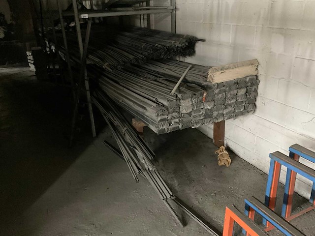 Partij kunststof profielen - afbeelding 1 van  3