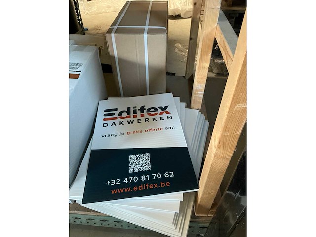 Partij kunststof reclameborden - afbeelding 1 van  1