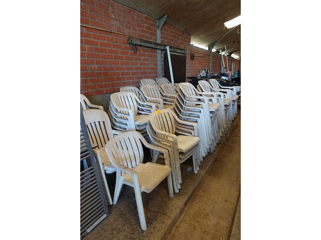 Partij kunststof stoelen - afbeelding 2 van  4