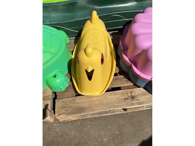 Partij kunststof tuin kinderspeelgoed - afbeelding 1 van  3