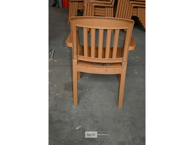 Partij kunststof tuinstoelen - afbeelding 4 van  5