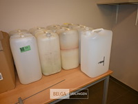 Partij kunststof waterbidons