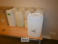 Partij kunststof waterbidons - afbeelding 2 van  5