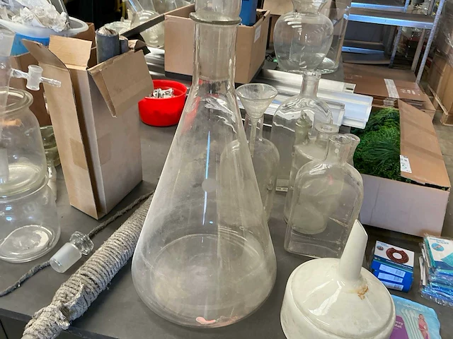 Partij laboratoriumglaswerk voor chemie - afbeelding 5 van  9