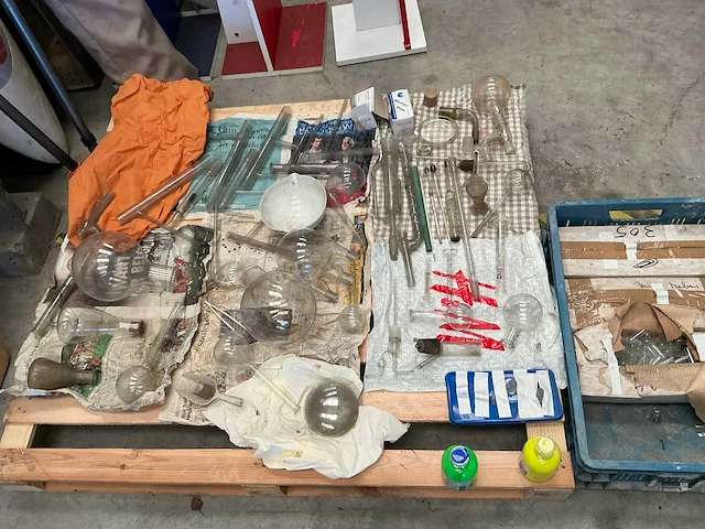 Partij laboratoriumglaswerk voor chemie - afbeelding 6 van  9