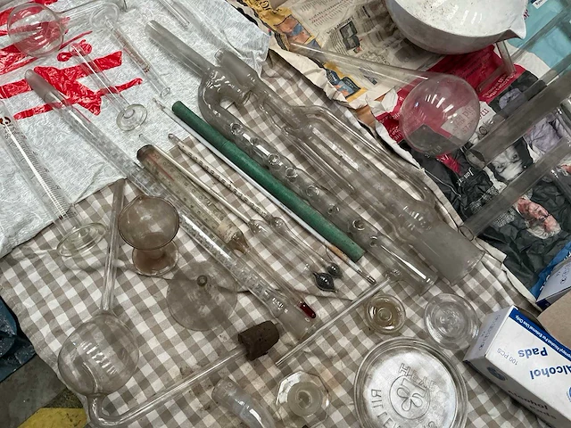 Partij laboratoriumglaswerk voor chemie - afbeelding 9 van  9