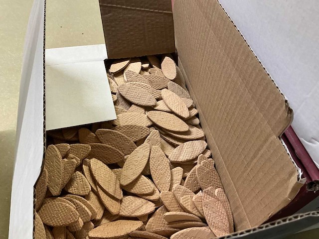 Partij lamellen en lijmhulpen - afbeelding 1 van  3