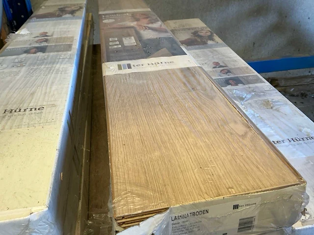 Partij laminaat en plafondpanelen - afbeelding 2 van  7