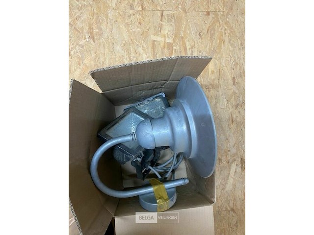 Partij lampen gebruikt 2x straler + 1x sierlamp - afbeelding 4 van  4