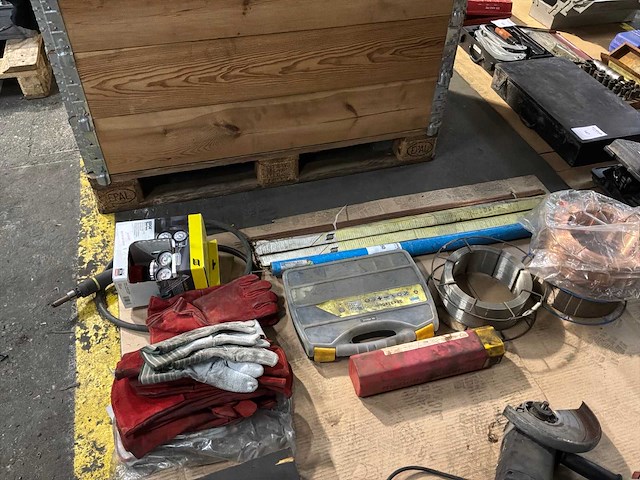 Partij lastoebehoren - afbeelding 1 van  4