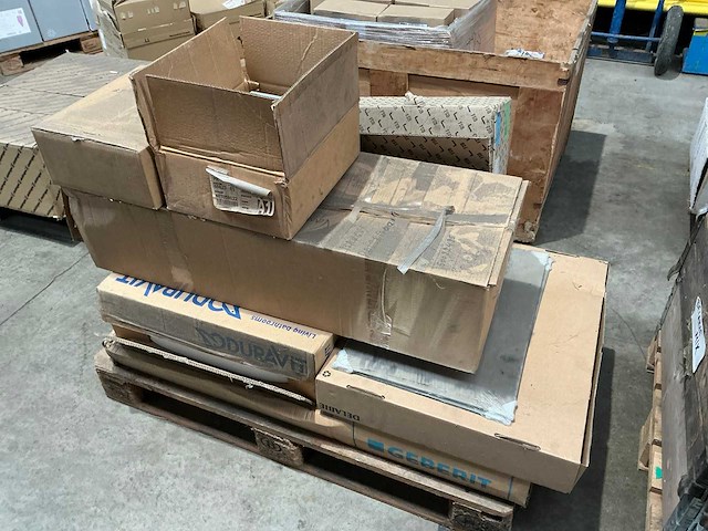 Partij lavabo’s en diverse - afbeelding 1 van  5