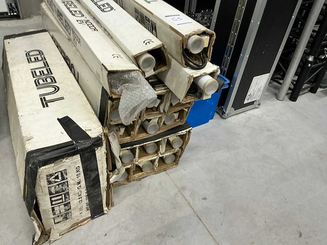 Partij led tubes - afbeelding 1 van  2