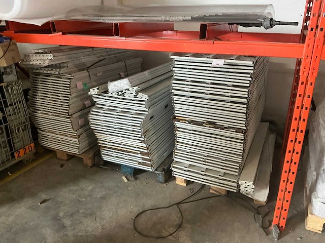 Partij legborden voor winkelstelling - afbeelding 1 van  4