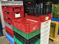 Partij lege bakken - afbeelding 1 van  4