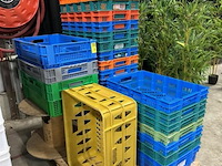 Partij lege bakken - afbeelding 3 van  3