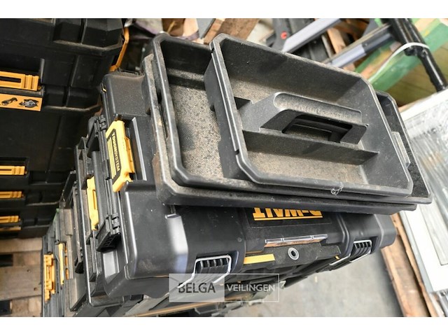 Partij lege dewaltkoffers met toughsystem - afbeelding 2 van  3