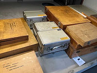 Partij lege houten kisten en gereedschapskoffers - afbeelding 3 van  6