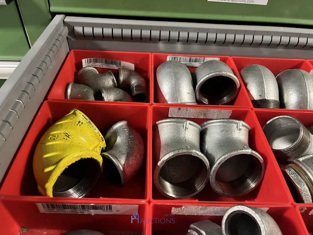 Partij leidingkoppelingen en fittingen - afbeelding 18 van  92