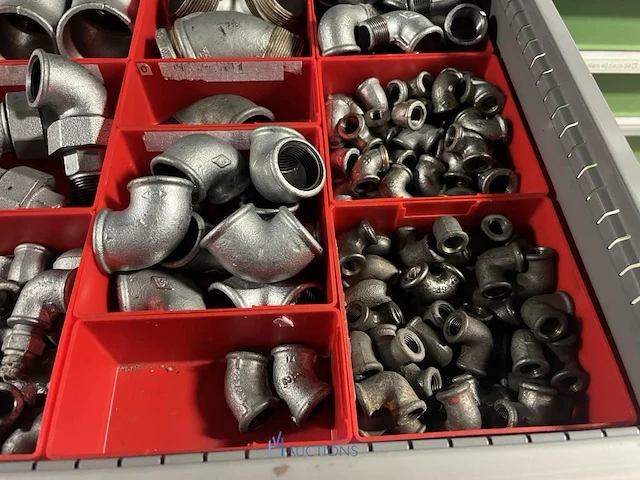 Partij leidingkoppelingen en fittingen - afbeelding 20 van  92