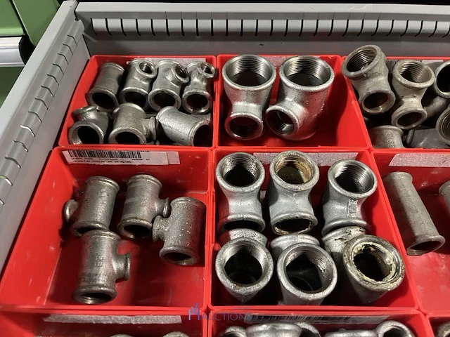 Partij leidingkoppelingen en fittingen - afbeelding 29 van  92