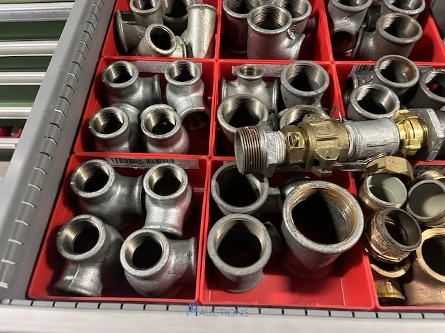 Partij leidingkoppelingen en fittingen - afbeelding 41 van  92