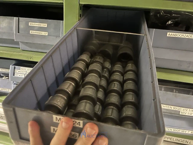 Partij leidingkoppelingen en fittingen - afbeelding 88 van  92