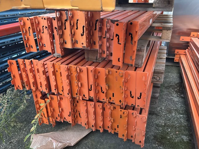 Partij liggers voor palletstelling - afbeelding 5 van  6