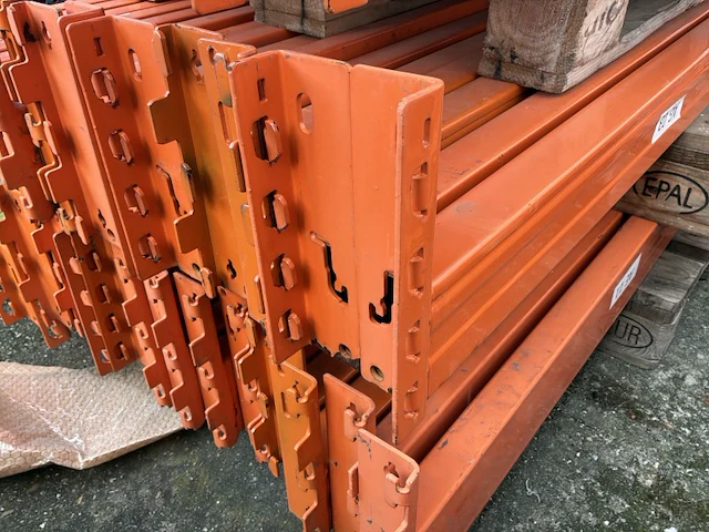 Partij liggers voor palletstelling - afbeelding 6 van  6