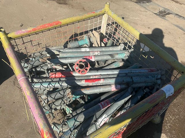 Partij liggers - afbeelding 2 van  3