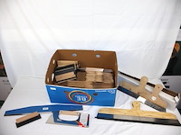 Partij lijmen en pleisteren - afbeelding 1 van  6